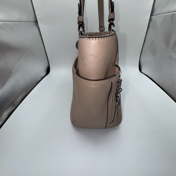 Coach Purse‎ Iridescent Shimmer Pearl Blush Pink Handbag Leather Tote Bag - Picture 8 of 11